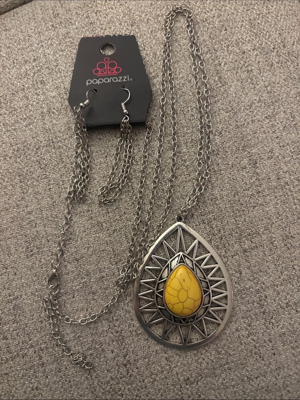 paparazzi Silver Teardrop Necklace with Yellow Stone